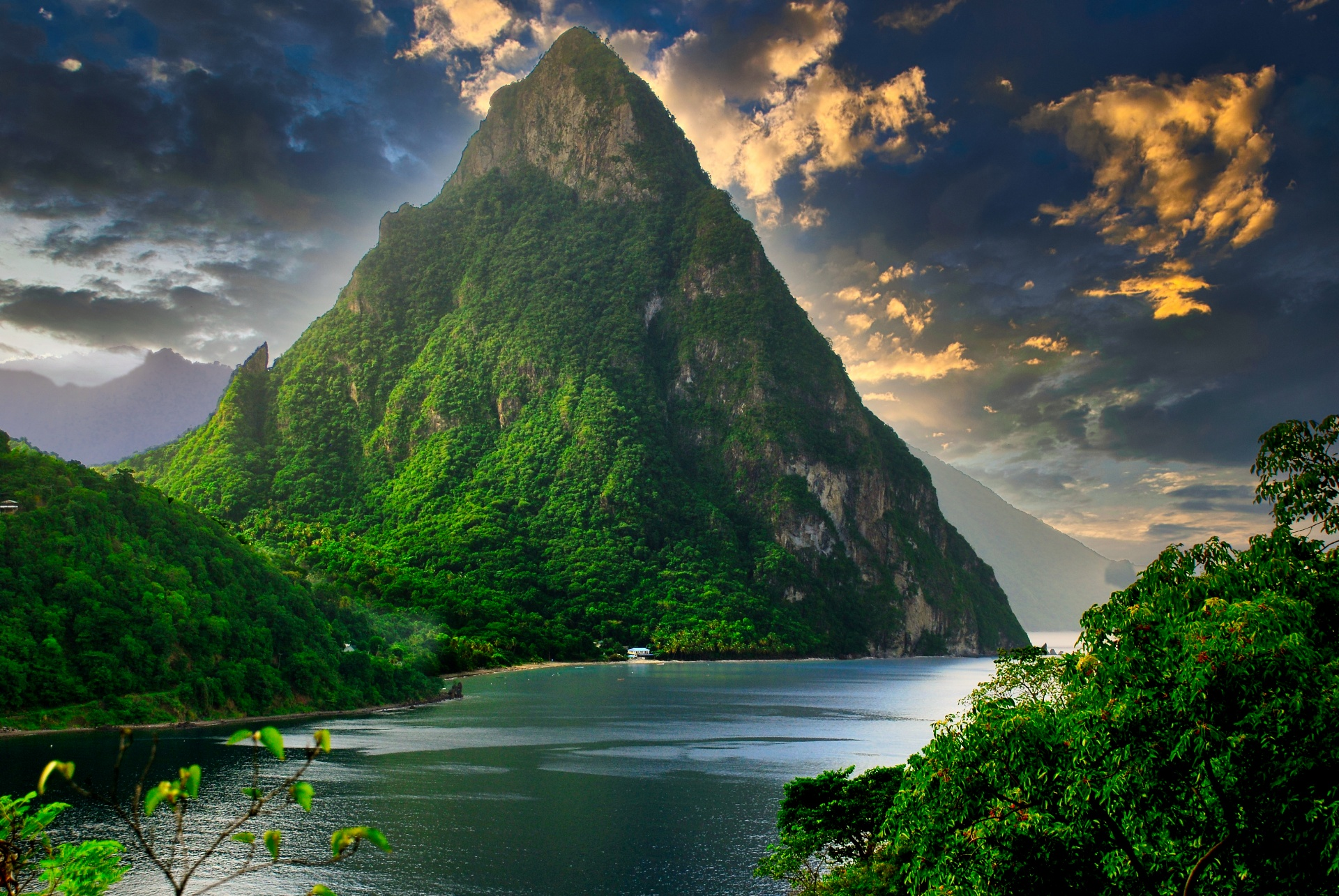 Pros and Cons of Living in St Lucia