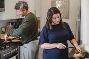 Pros and Cons of Getting Married While Pregnant