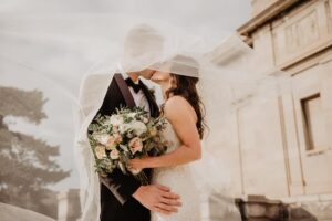 Pros and Cons of Marriage in California