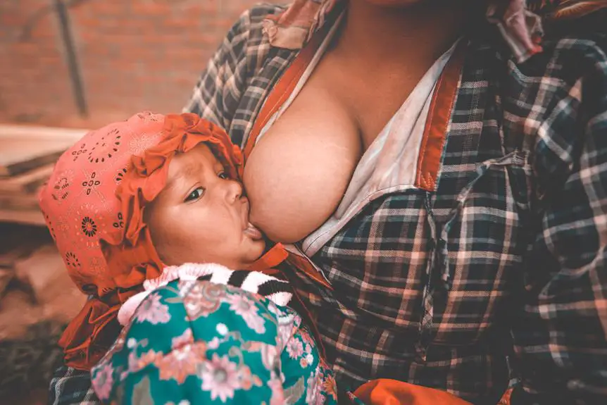 Pros and Cons of Using Someone Else's Breast Milk